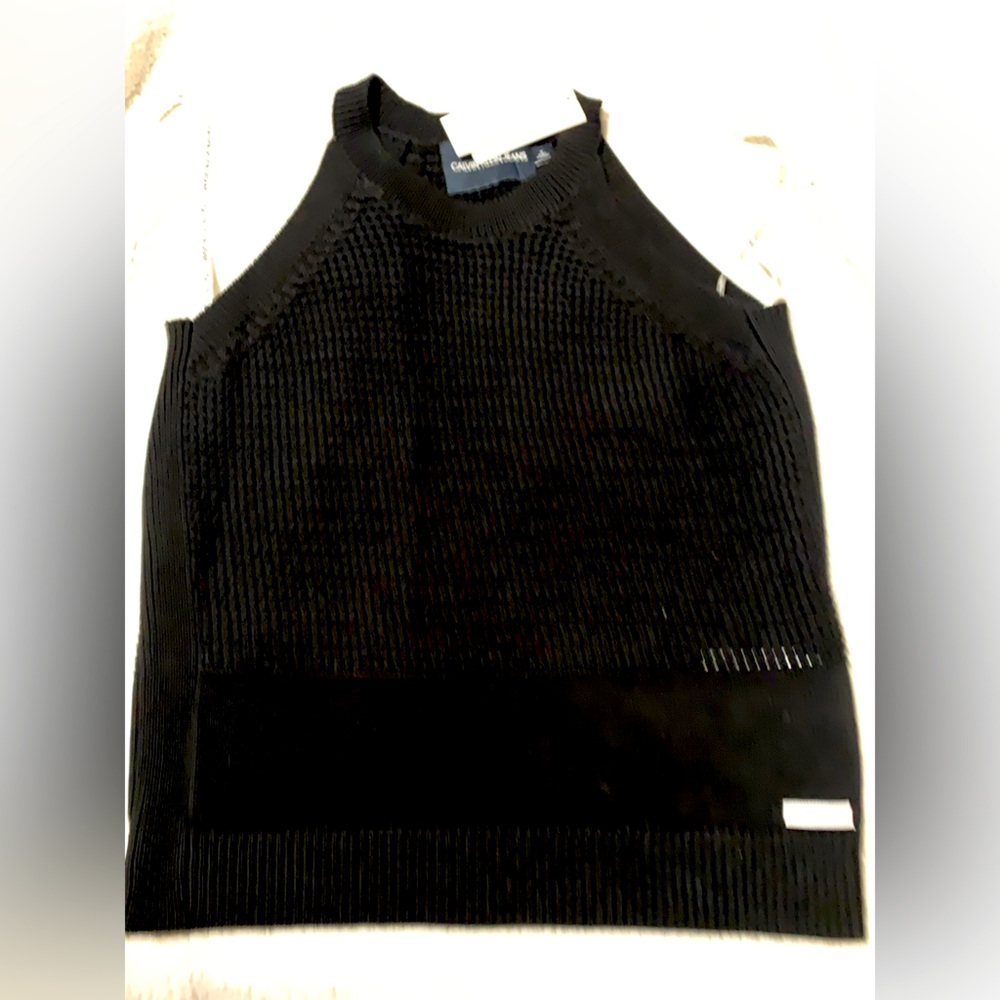 Classic Black Knit sleeveless sweater with Ribbed Texture